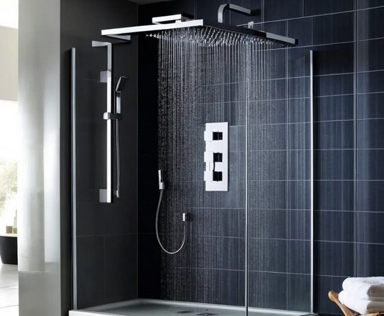 Utility Room Shower: Functional Style