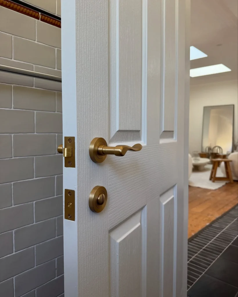 Fixed Door Hinge